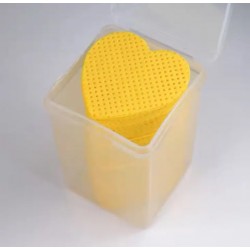 200 перфорированных салфеток в форме сердца в контейнере ___KRY040/053 (2088)
